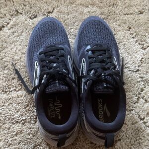 Brooks Levitate GTS 6